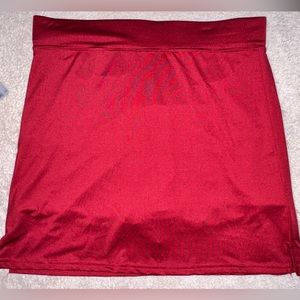 Large skort with pockets on sides of shorts